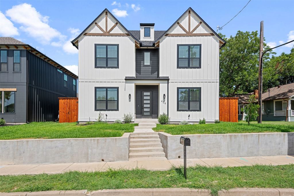 409 N Rogers Street, Waxahachie, TX 75165 — photo 1