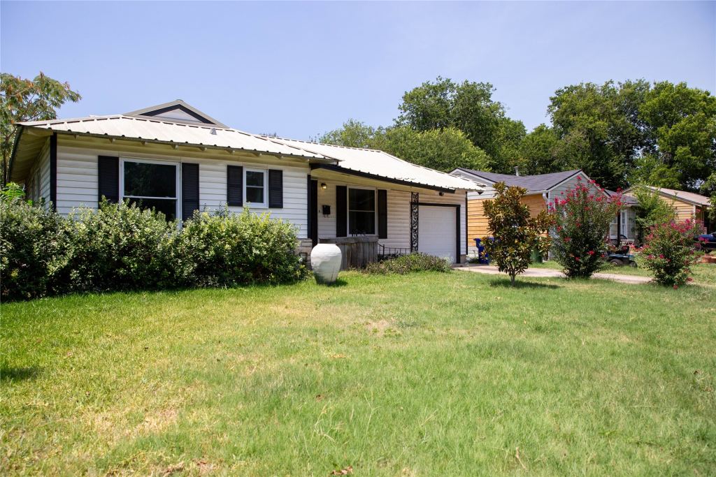 2004 N 40th Street, Waco, TX 76707 — photo 1