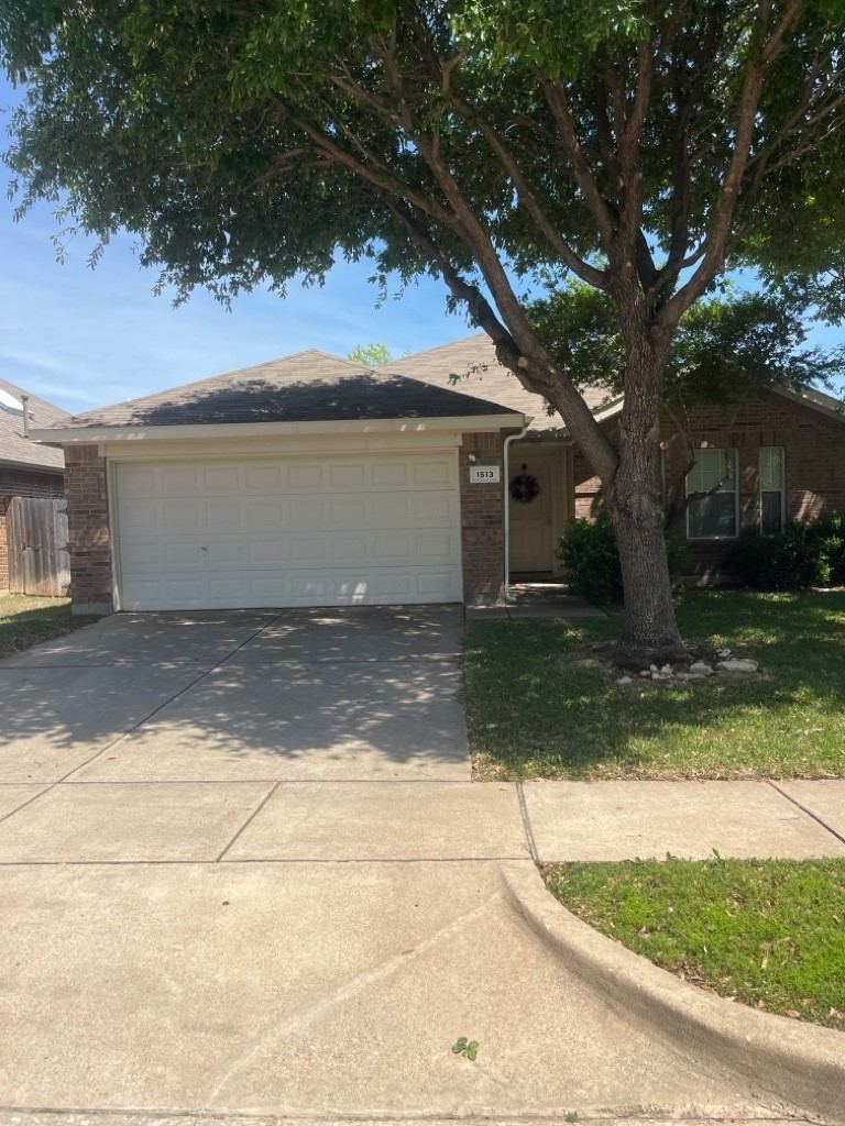 1513 Kingfisher Drive, Fort Worth, TX 76131 — photo 1