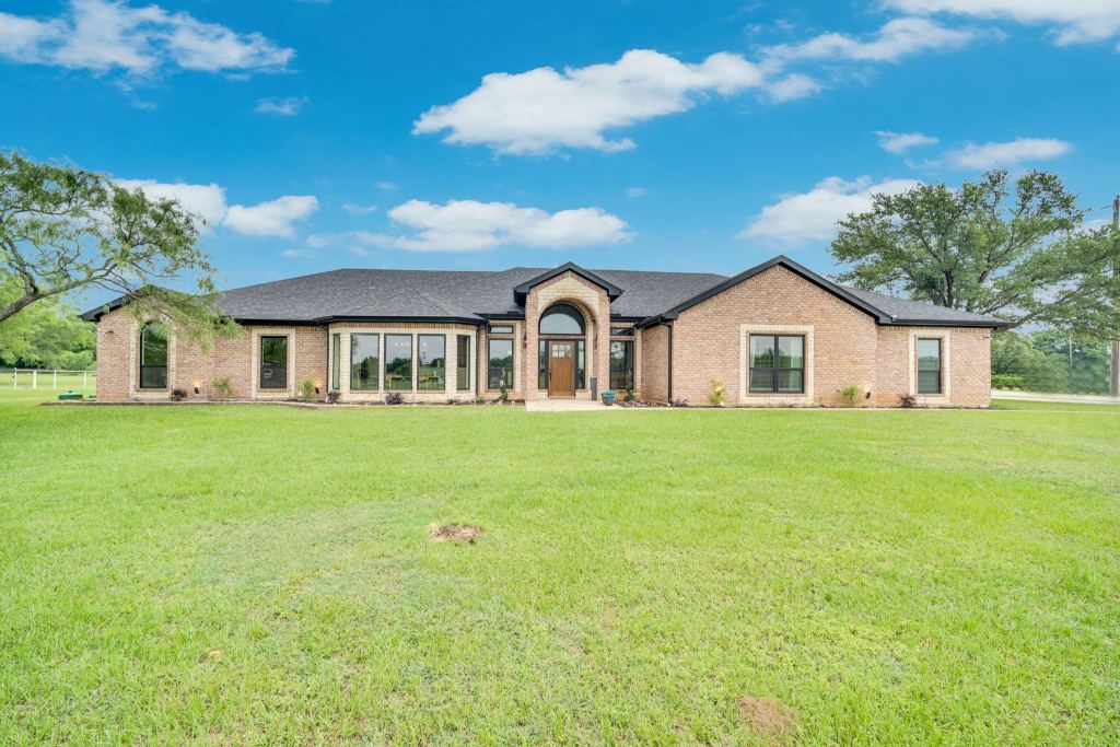 6624 Shadow Valley Drive, Burleson, TX 76028 — photo 1