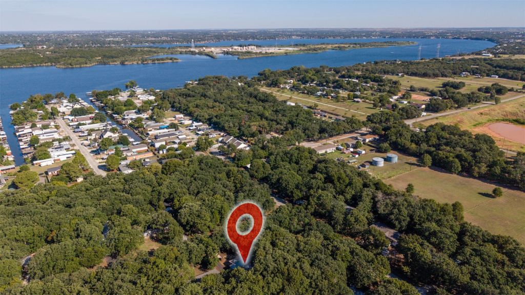 4647 Lyndi Lane, Granbury, TX 76049 — photo 1