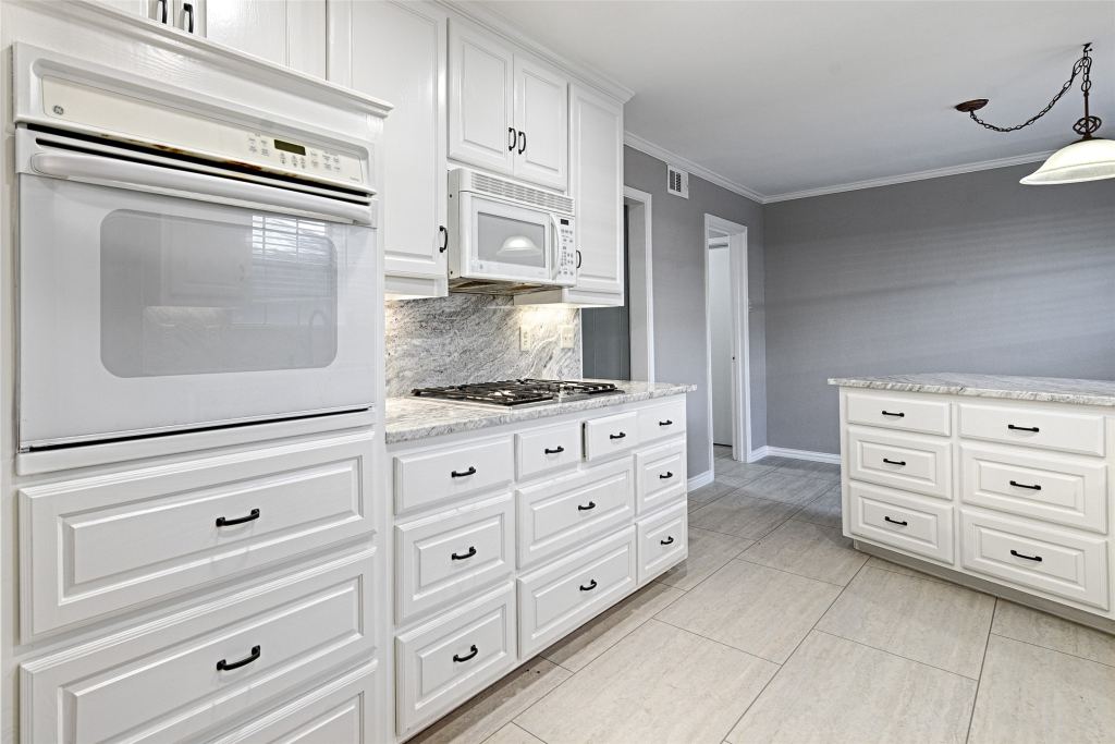 614 Brookfield Drive, Garland, TX 75040 — photo 1