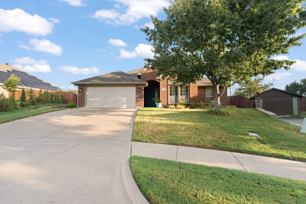 312 Nutmeg, Burleson, TX 76028 — photo 1