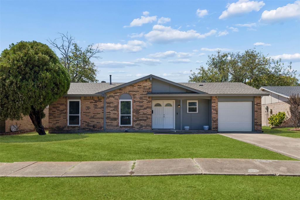 910 Quebec Drive, Garland, TX 75040 — photo 1