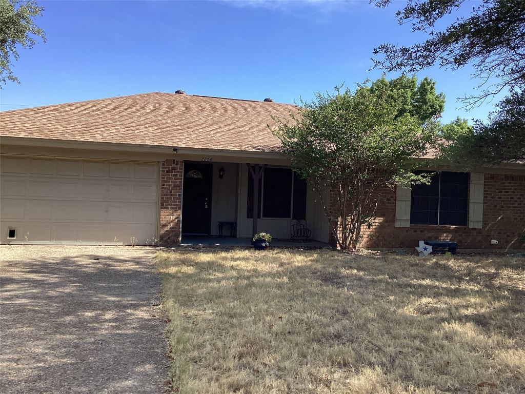 2204 Towne North Drive, Cleburne, TX 76033 — photo 1