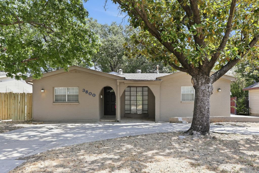 3800 Oscar Avenue, Fort Worth, TX 76106 — photo 1