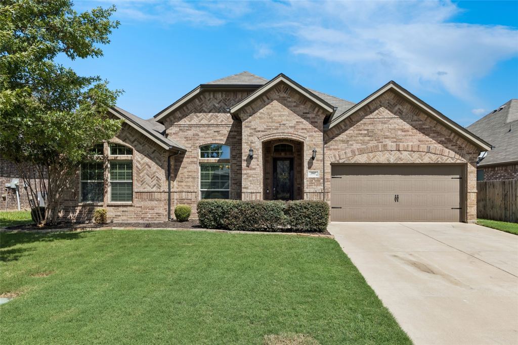 3907 Gentle Breeze Court, Arlington, TX 76017 — photo 1