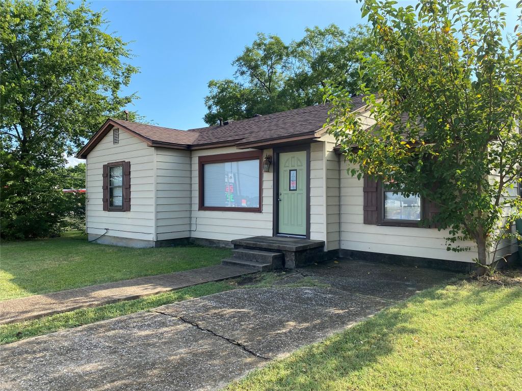 1910 N Travis Street, Sherman, TX 75092 — photo 1