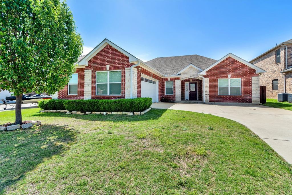 105 Ashlyn Court, Whitesboro, TX 76273 — photo 1