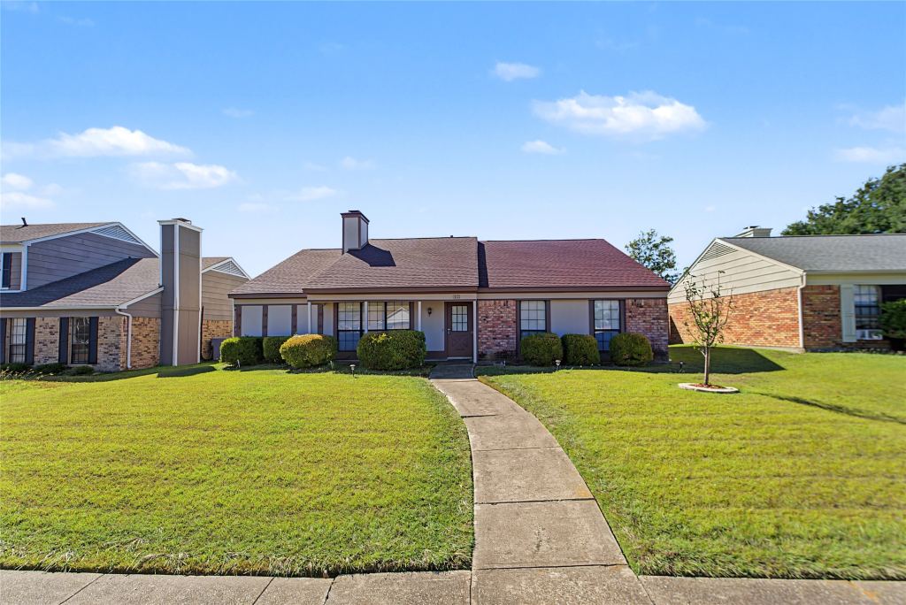 206 Southerland Avenue, Mesquite, TX 75150 — photo 1