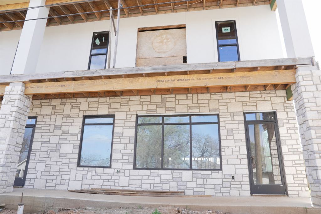 299 W Oak Street, Mansfield, TX 76063 — photo 1