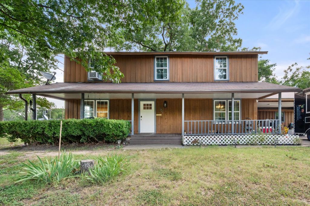 101 S Wright Avenue, Kerens, TX 75144 — photo 1
