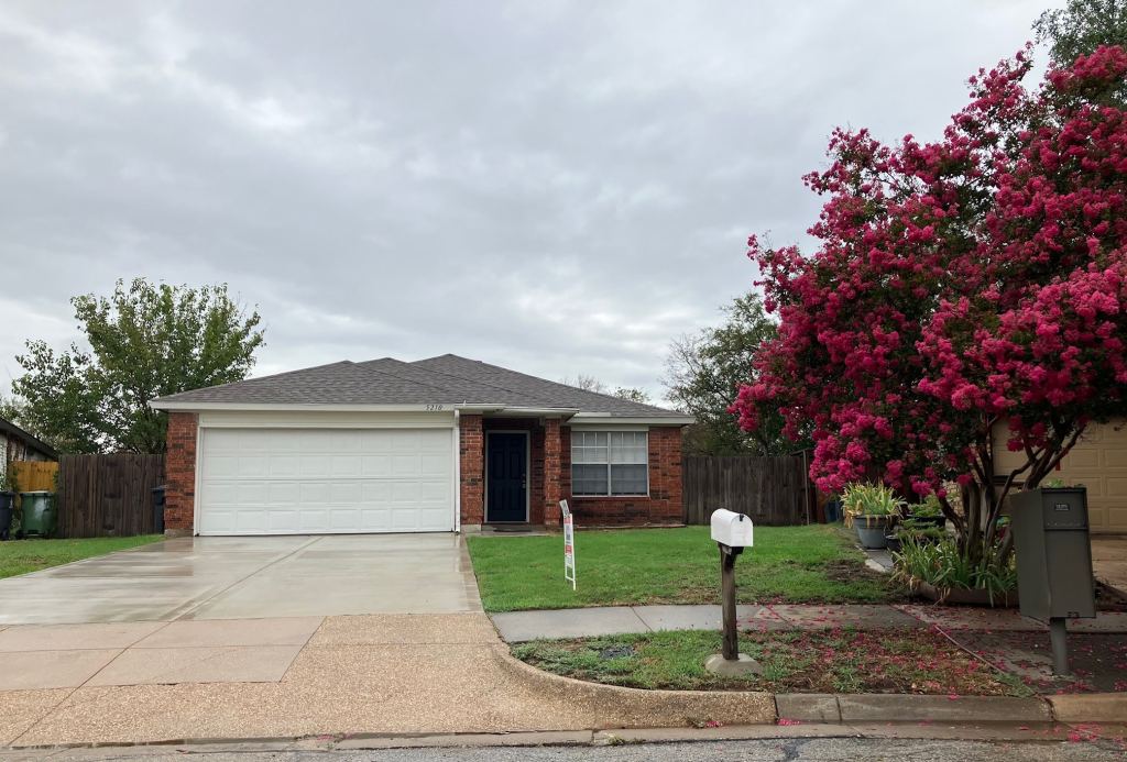 5210 Highbank Drive, Arlington, TX 76018 — photo 1