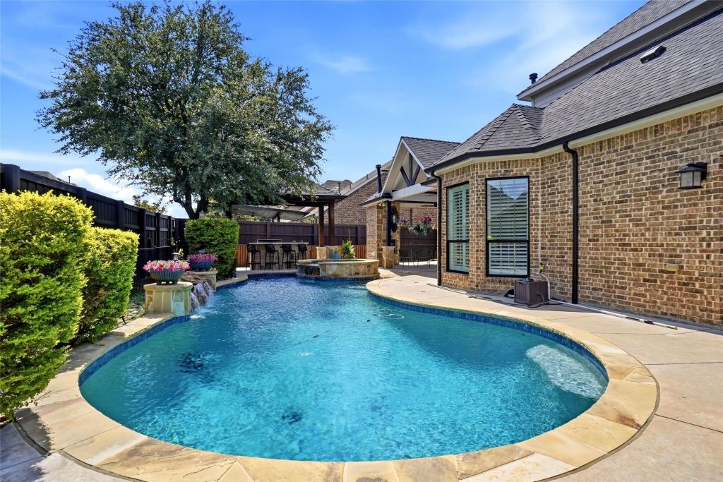 2414 Trophy Club Drive, Trophy Club, TX 76262 — photo 1