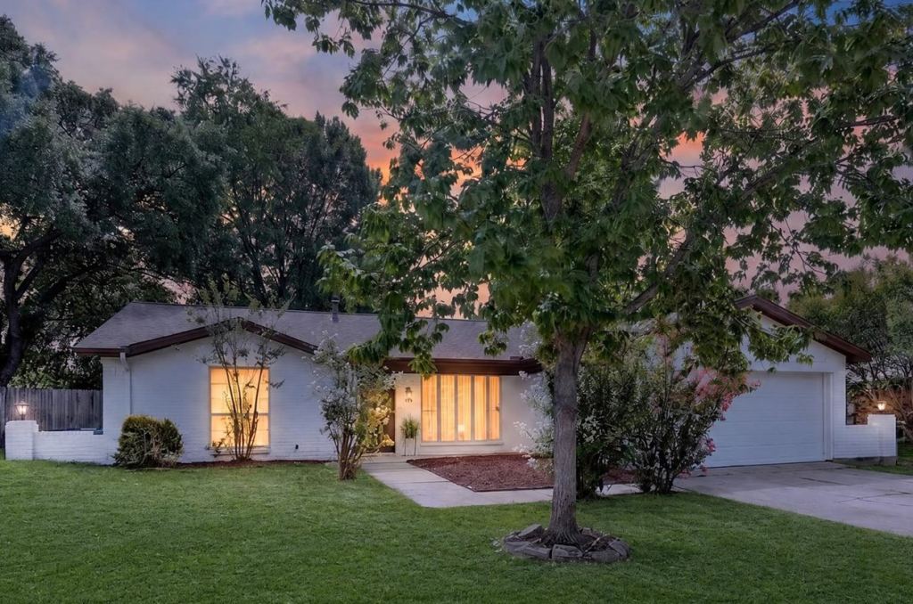 1904 Briar Meadow Drive, Arlington, TX 76014 — photo 1