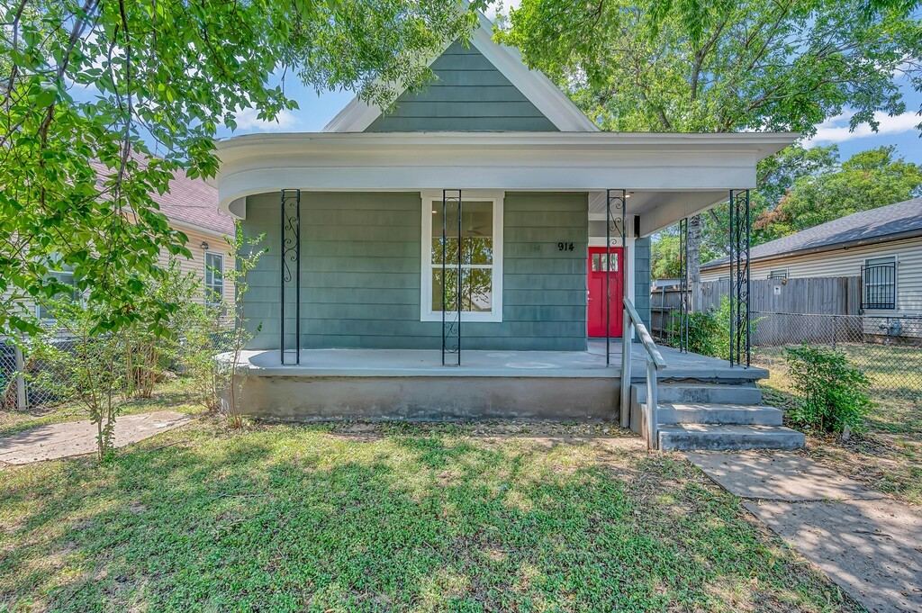 914 N 10th Street, Waco, TX 76707 — photo 1
