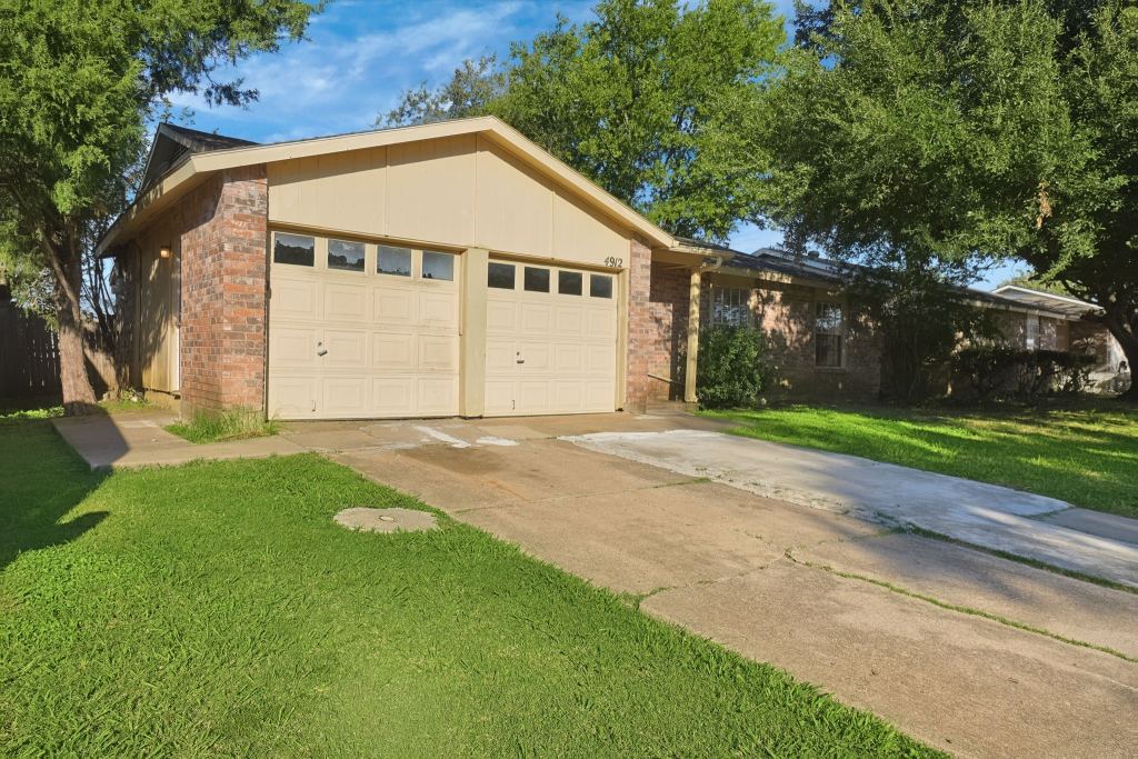 4912 Sandalwood Lane, Arlington, TX 76017 — photo 1