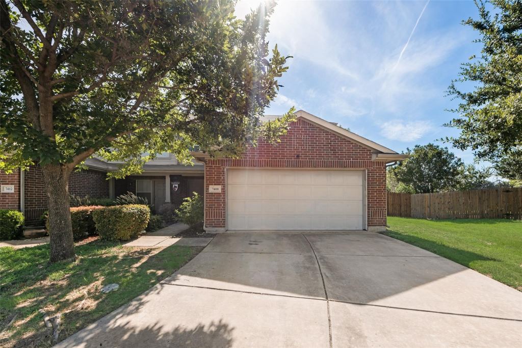 7408 Lazy Spur Boulevard, Fort Worth, TX 76131 — photo 1