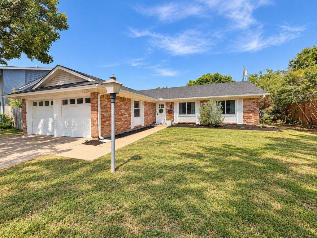 2701 Briarcliff Drive, Irving, TX 75062 — photo 1