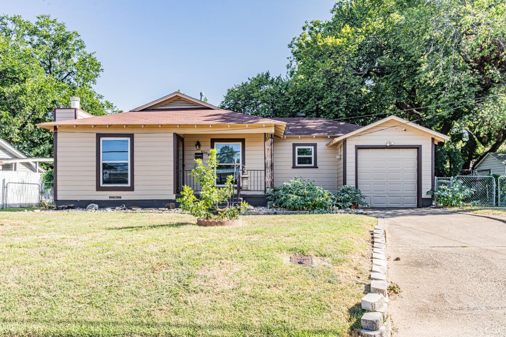 1002 W Sanford Street, Arlington, TX 76012 — photo 1
