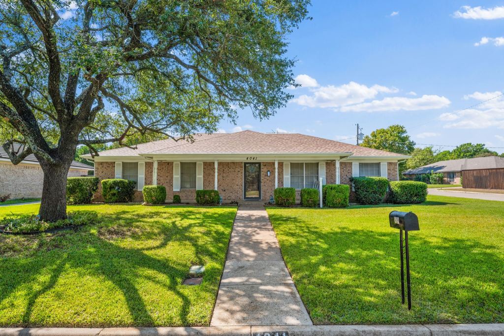 4041 Alava Drive, Fort Worth, TX 76133 — photo 1