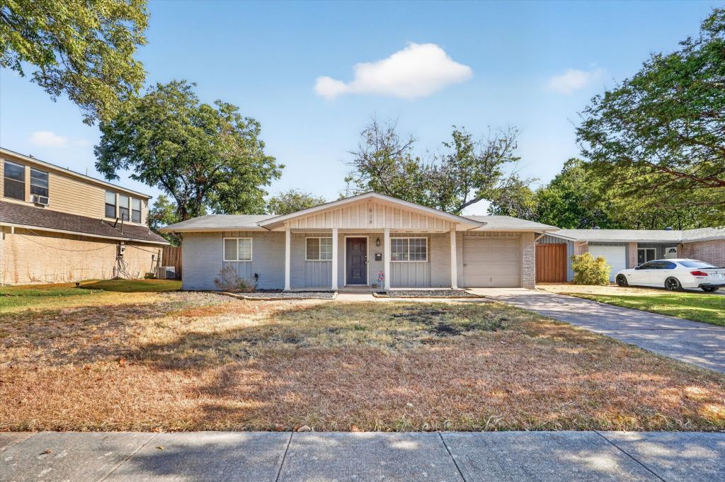 828 Kingswood Avenue, Richardson, TX 75080 — photo 1