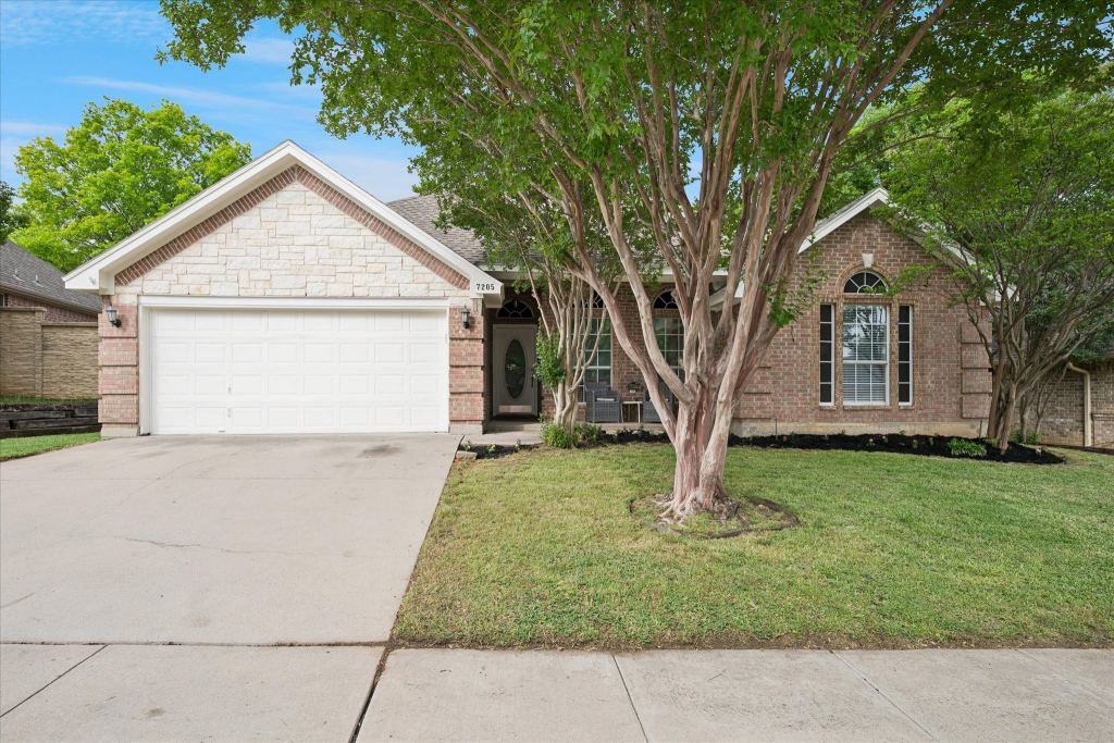 7205 Elm Wood Drive, North Richland Hills, TX 76182 — photo 1