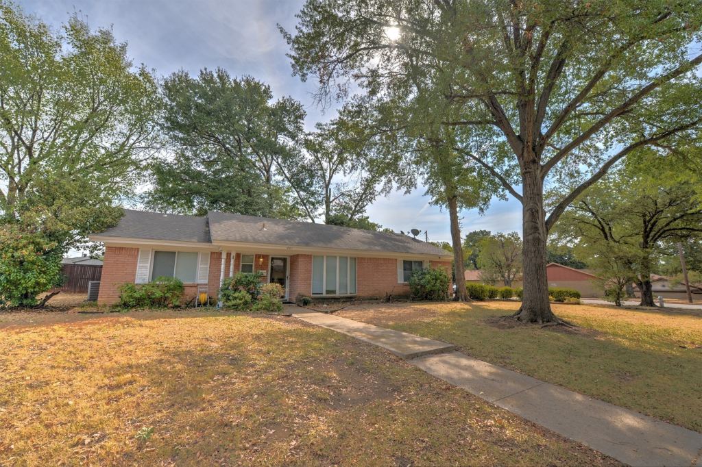801 Canyon Ridge Drive, Euless, TX 76040 — photo 1