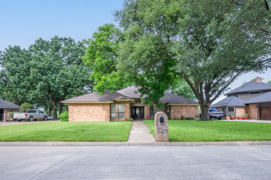 1525 Inverness Road, Mansfield, TX 76063 — photo 1