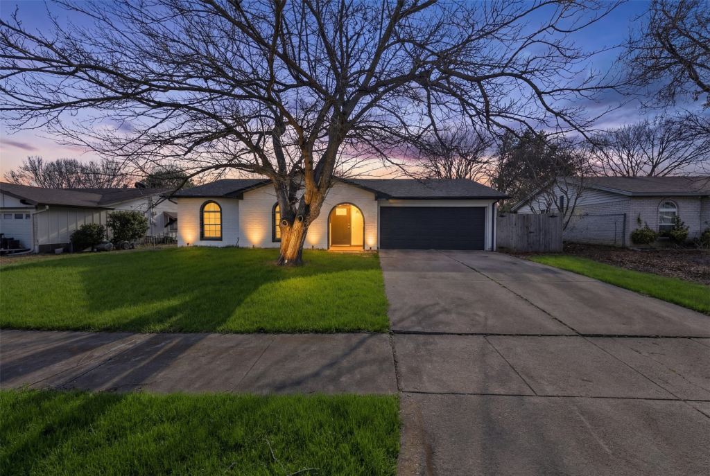 521 Ann Lois Lane, Burleson, TX 76028 — photo 1
