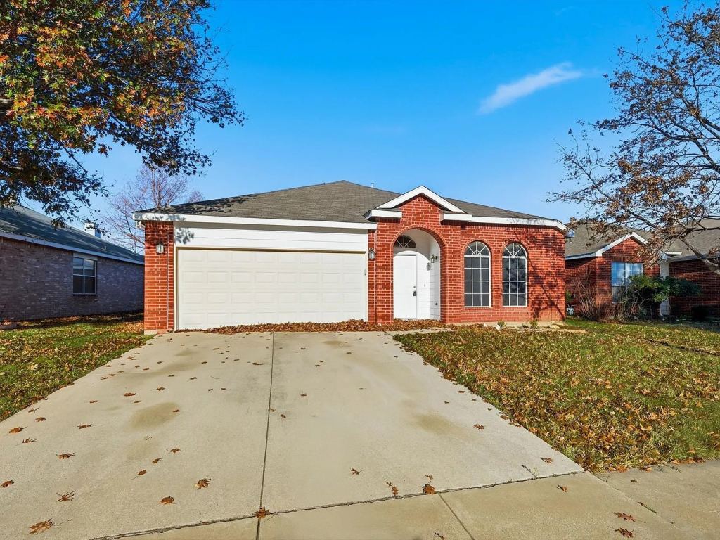 1048 Harriman Drive, Saginaw, TX 76131 — photo 1