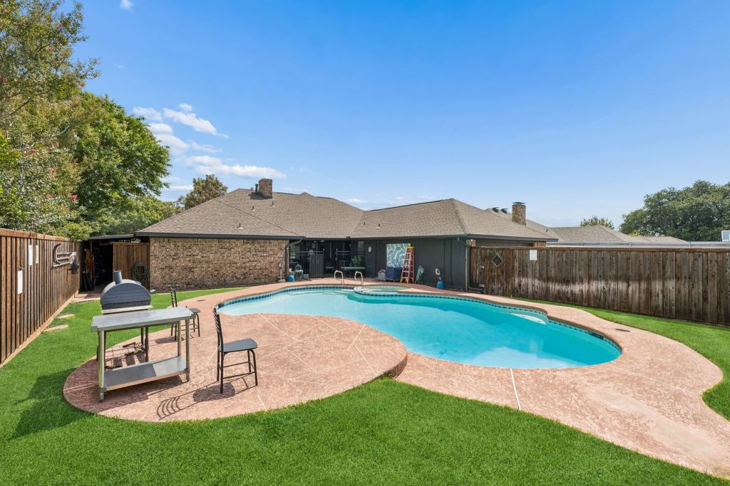 2133 Hunters Ridge, Carrollton, TX 75006 — photo 1