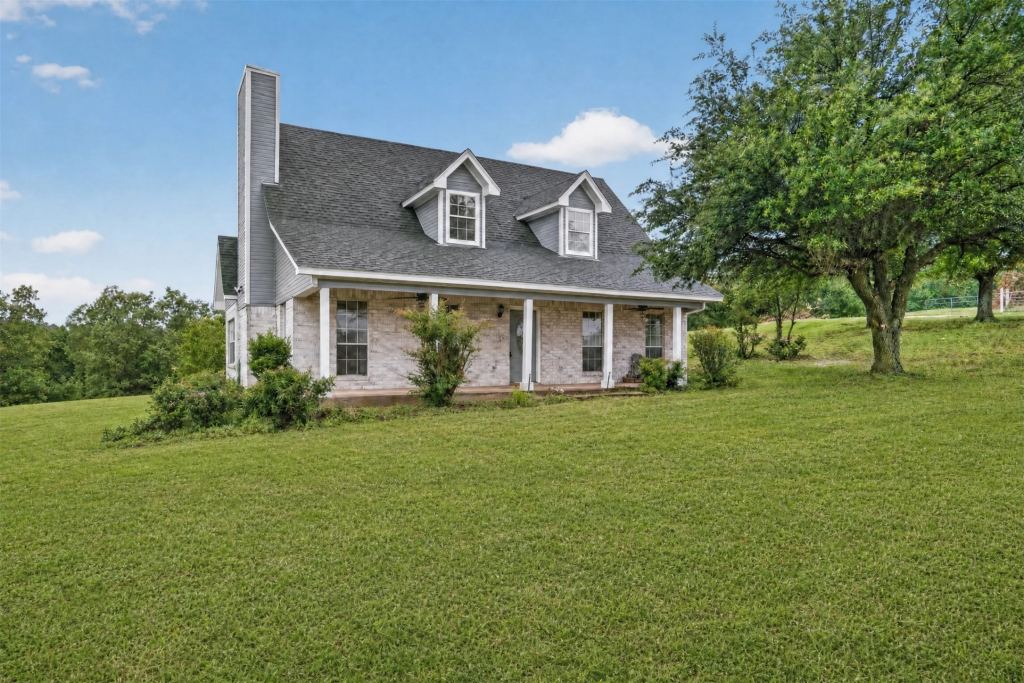 4697 Holbrook Road, Springtown, TX 76082 — photo 1