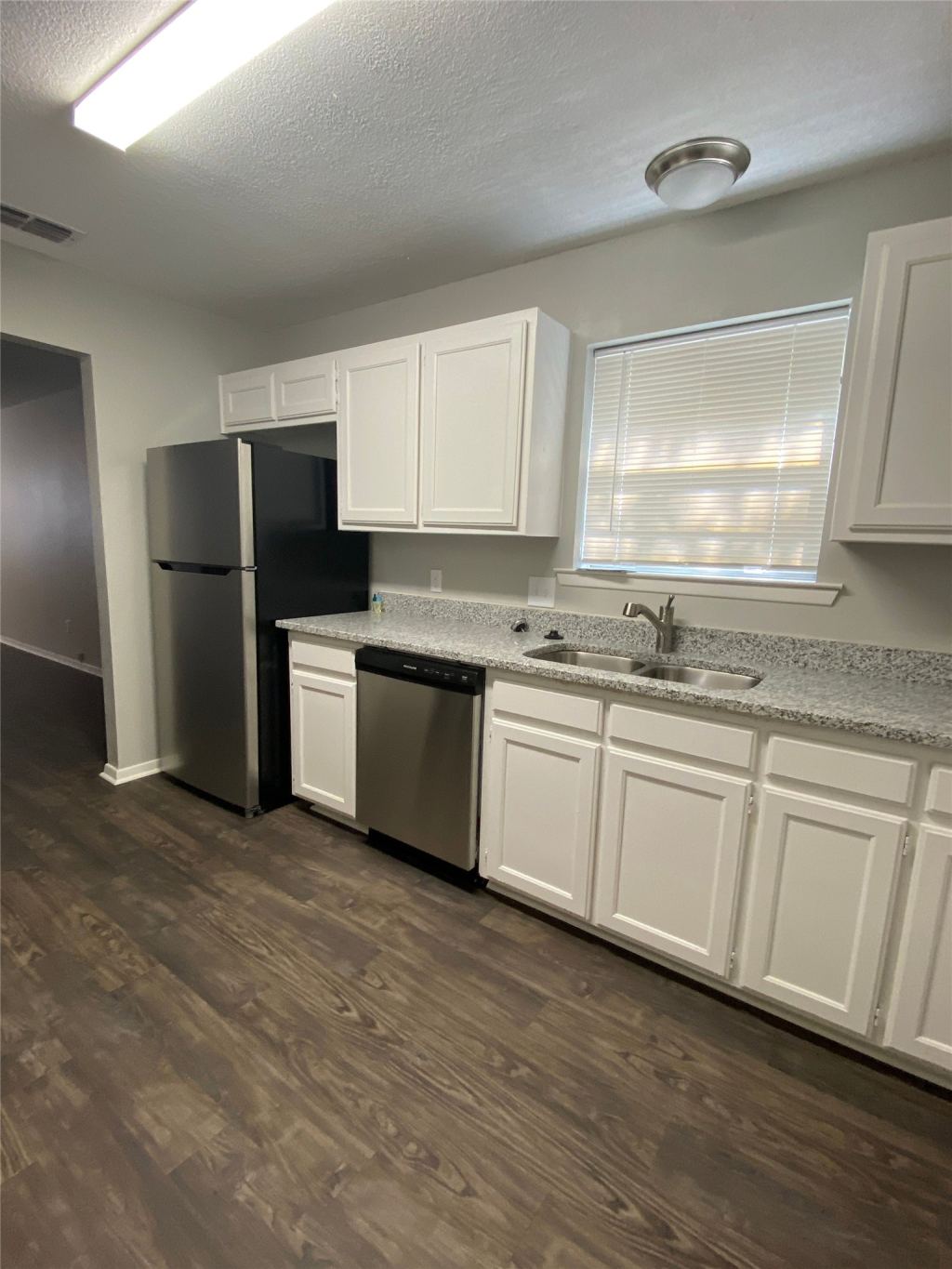 1302 Berry Drive C, Cleburne, TX 76033 — photo 1