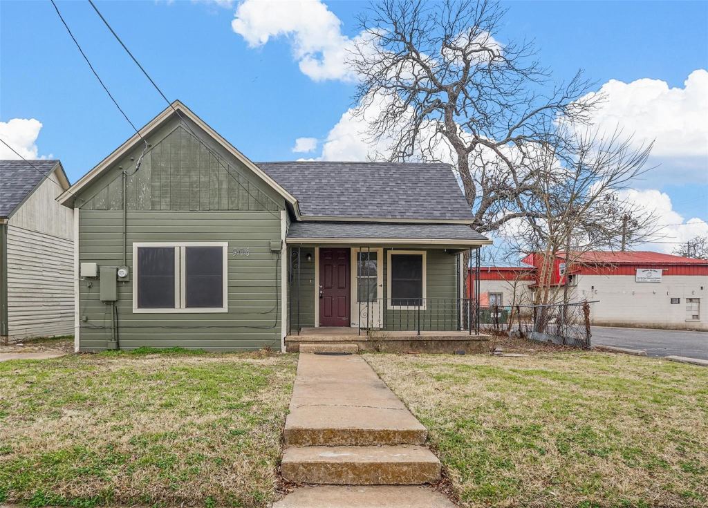 908 E Houston Street, Sherman, TX 75092 — photo 1