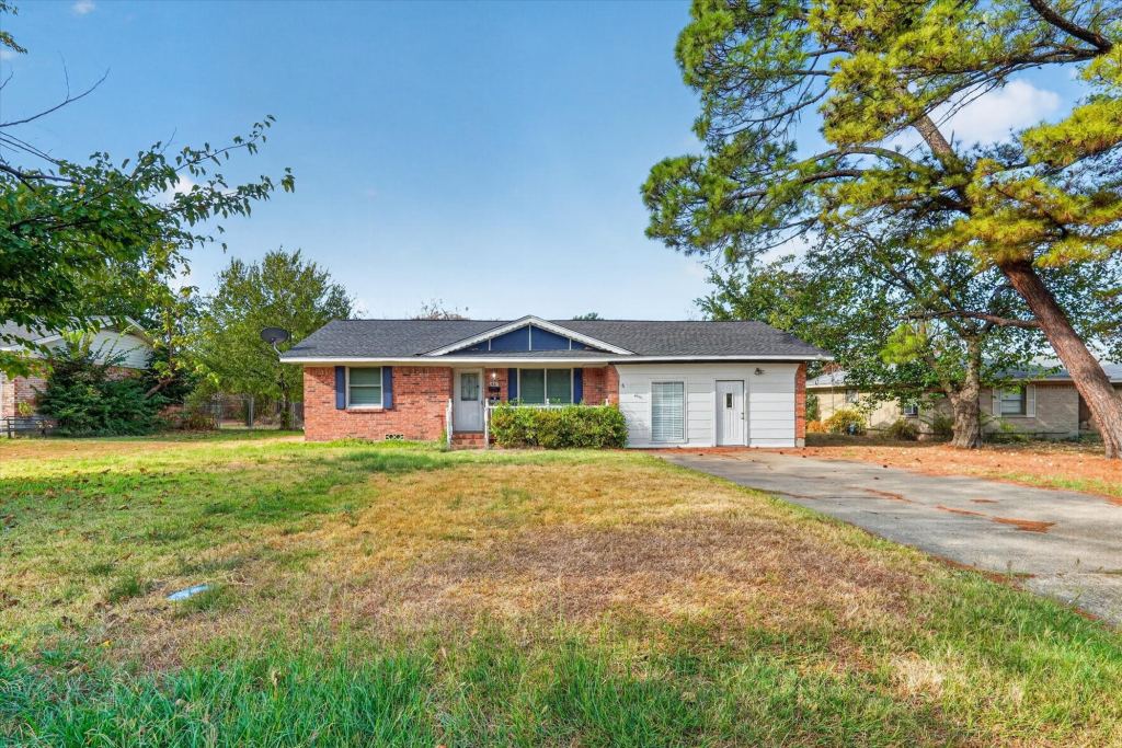821 Circle Drive, Terrell, TX 75160 — photo 1