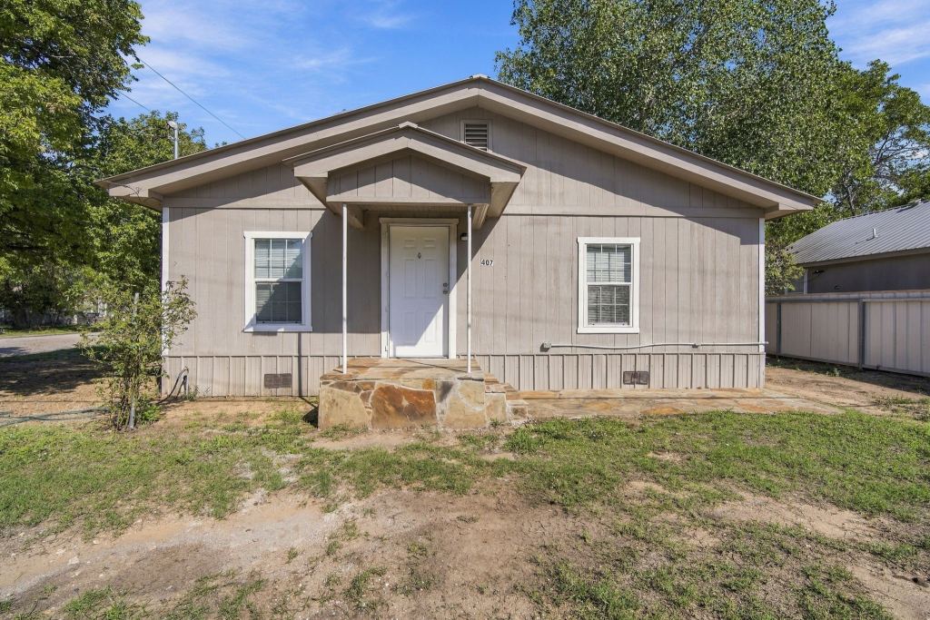 405 N Atlantic Street 407, Cleburne, TX 76031 — photo 1