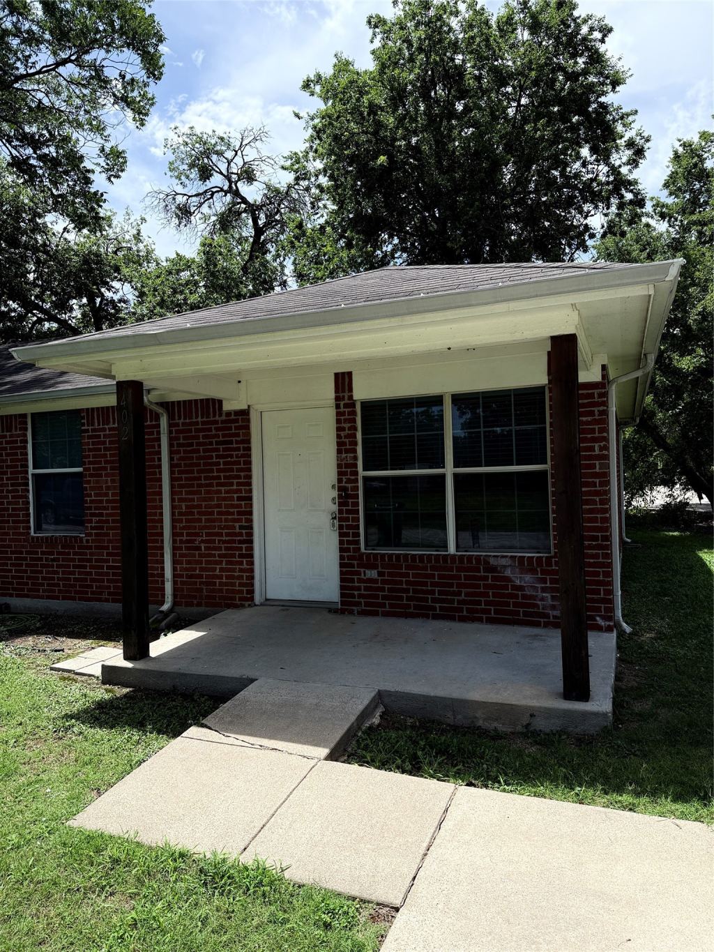 400 Blackwood Street 402, Gainesville, TX 76240 — photo 1
