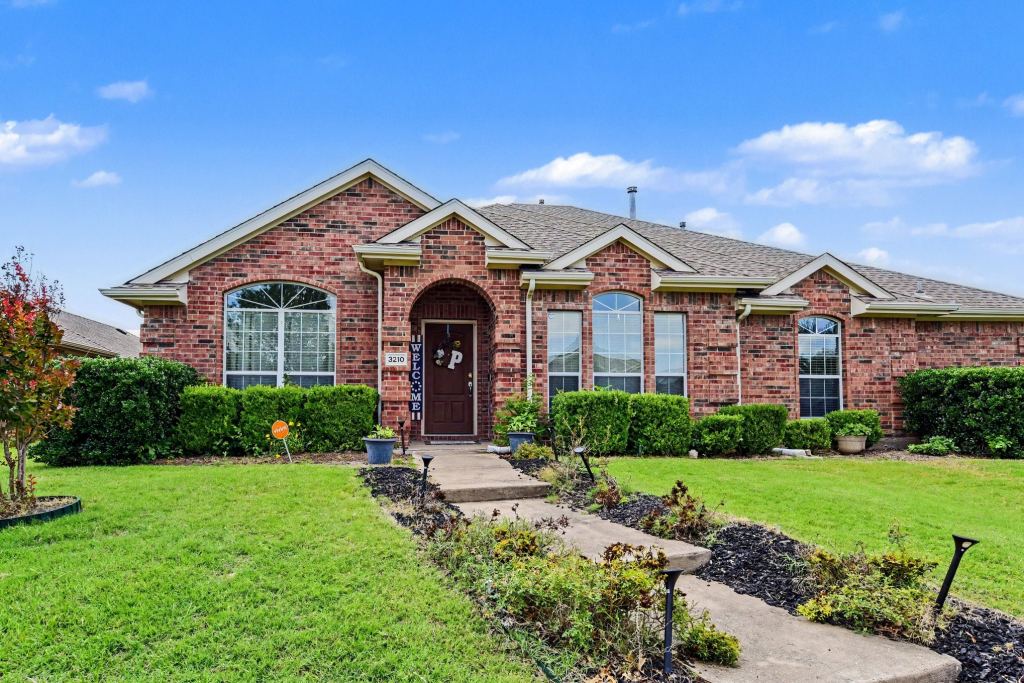 3210 Silver Springs Way, Rowlett, TX 75089 — photo 1