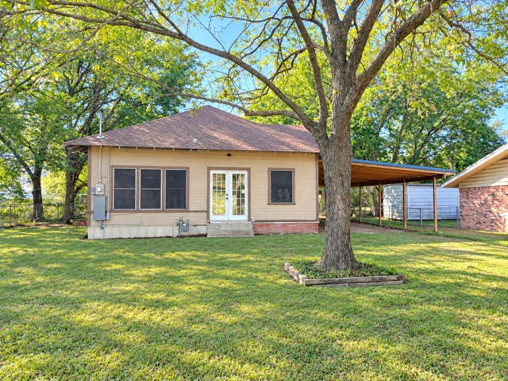 122 Robertson Street, Sulphur Springs, TX 75482 — photo 1