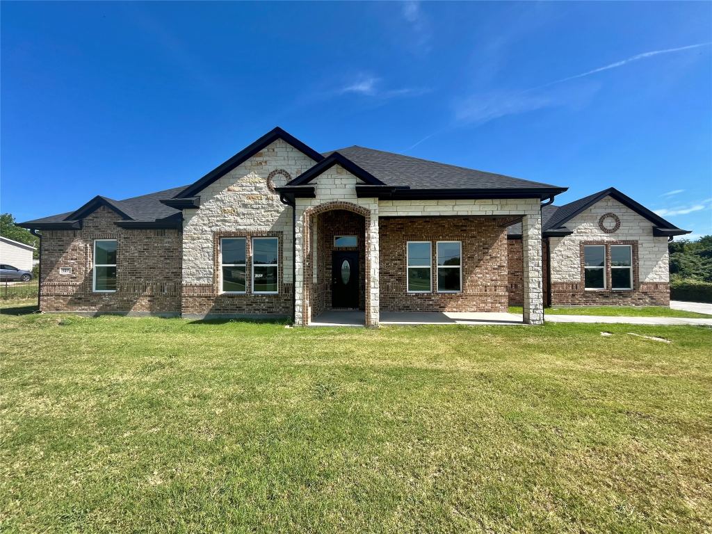 127 Valley Meadows Drive, Springtown, TX 76082 — photo 1