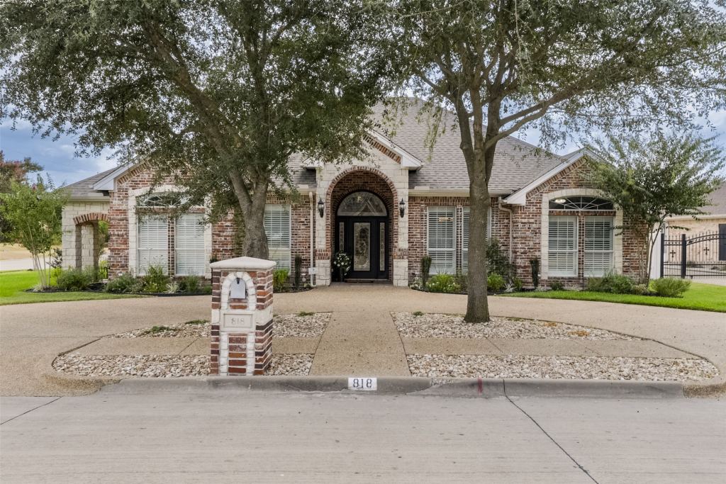 818 Amherst Drive, Waxahachie, TX 75165 — photo 1
