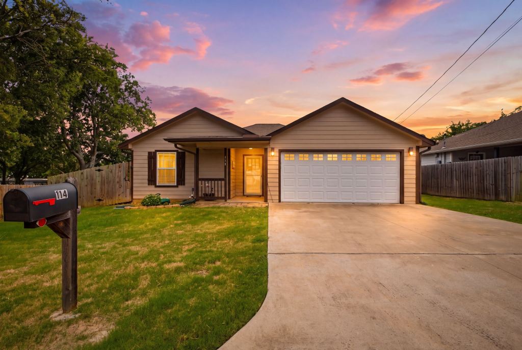 114 Wade Street, Whitesboro, TX 76273 — photo 1