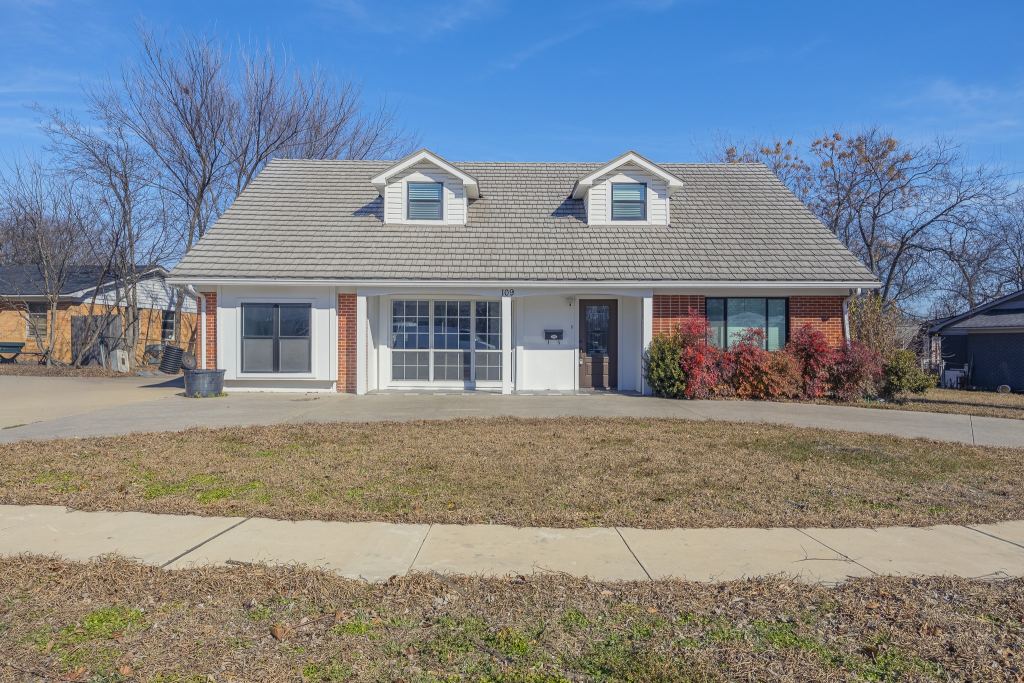 109 W Marguerita Drive, Garland, TX 75040 — photo 1