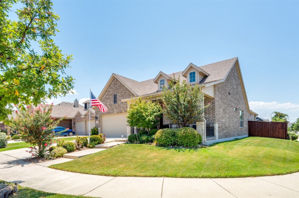 704 Louisville Road, Aubrey, TX 76227 — photo 1