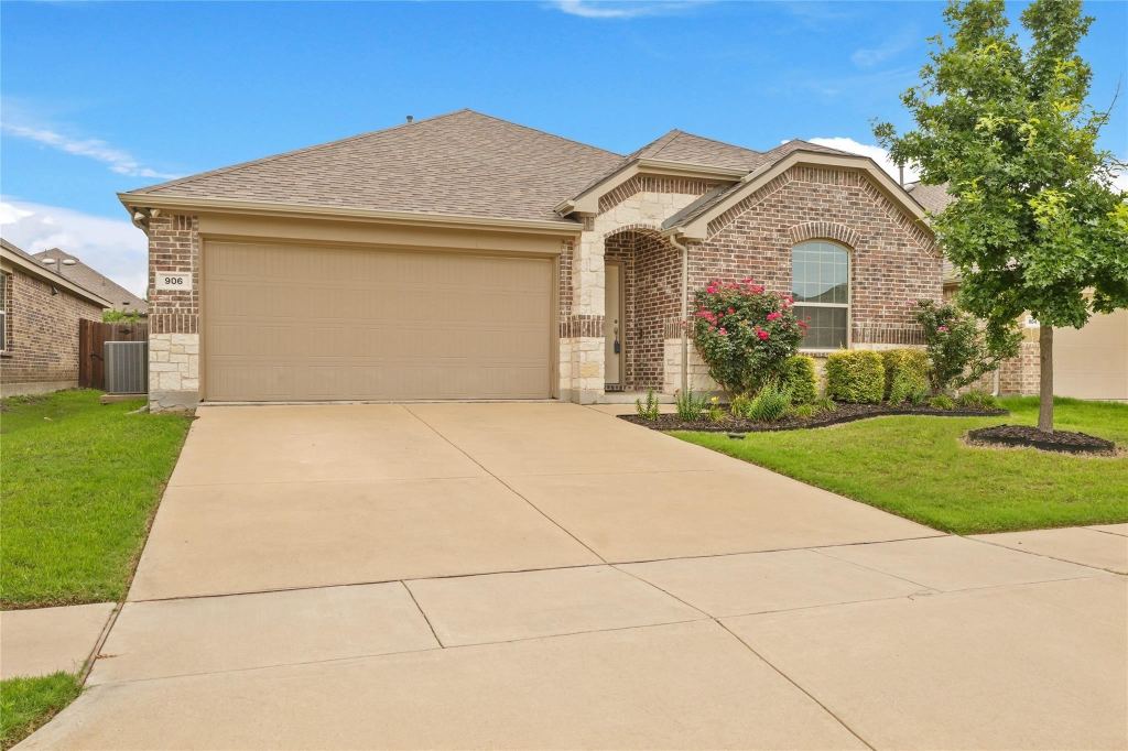 906 Silverbell Street, Princeton, TX 75407 — photo 1