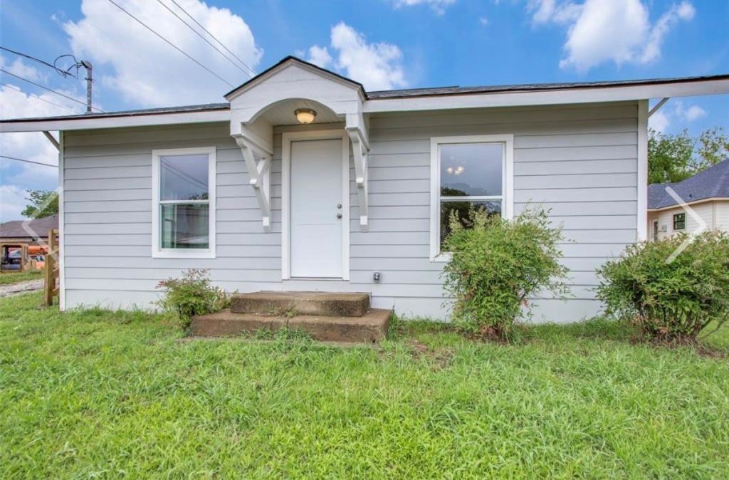 918 S Crockett Avenue, Denison, TX 75021 — photo 1