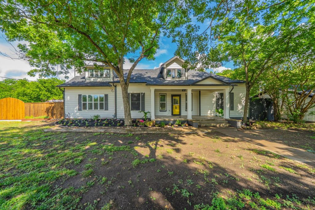 506 Brown Street, Waxahachie, TX 75165 — photo 1
