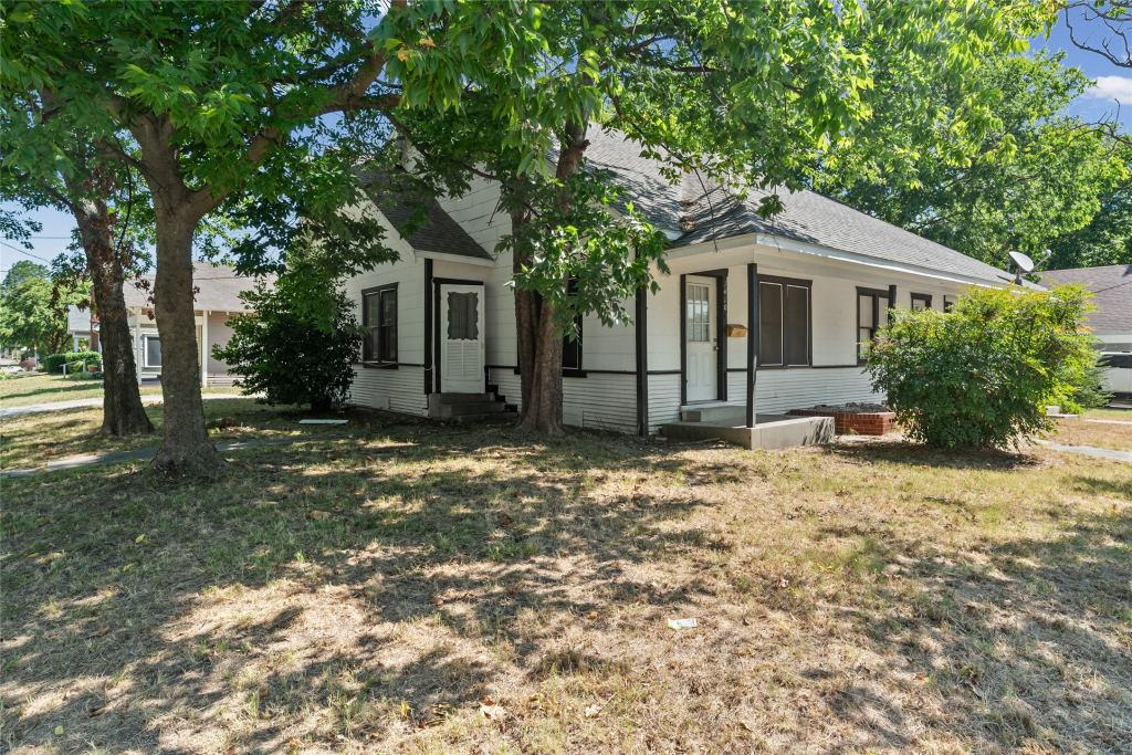 1410 Sycamore 1, Commerce, TX 75428 — photo 1