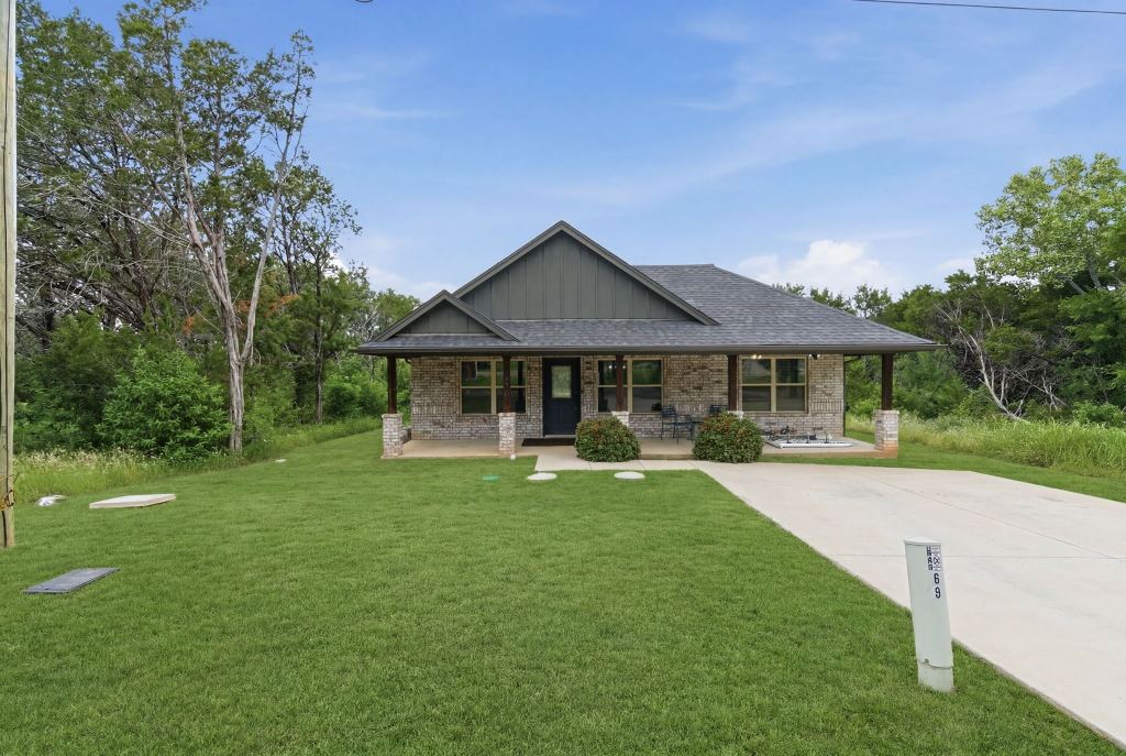 2926 Paluxy Trail, Granbury, TX 76048 — photo 1